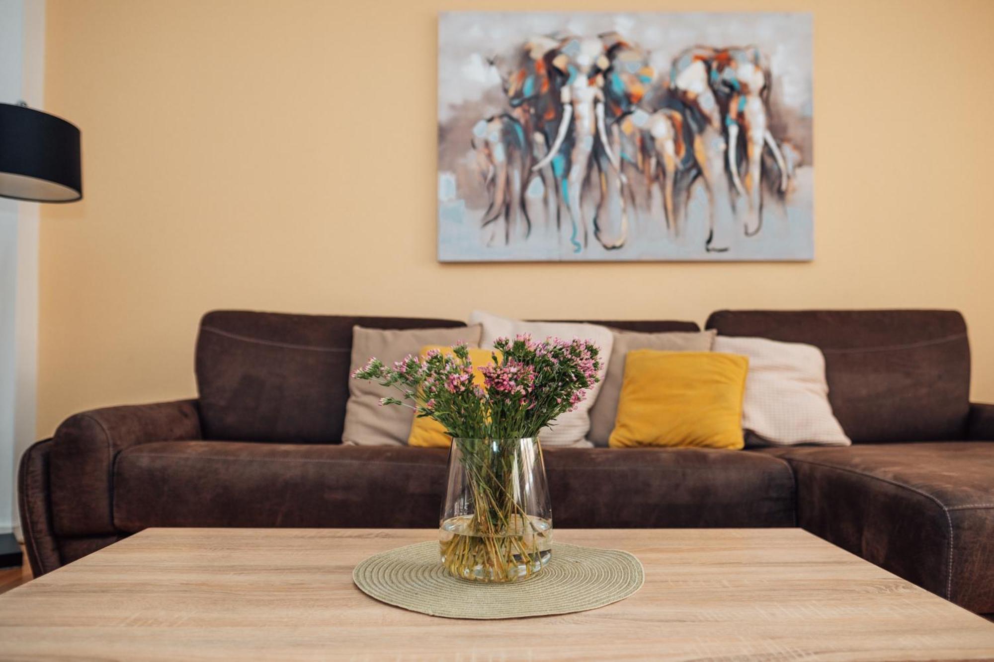 Crown Central Three Bedroom Apartment Beograd Eksteriør billede